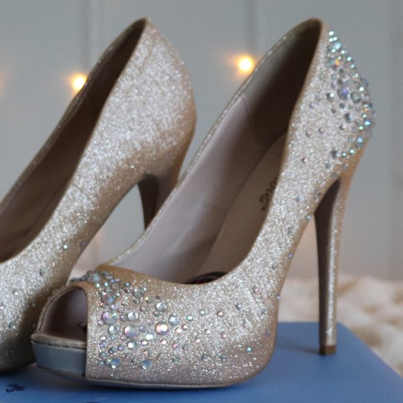 Gold Prom Pageant Homecoming Heels | 077 - Picture 2 of 12
